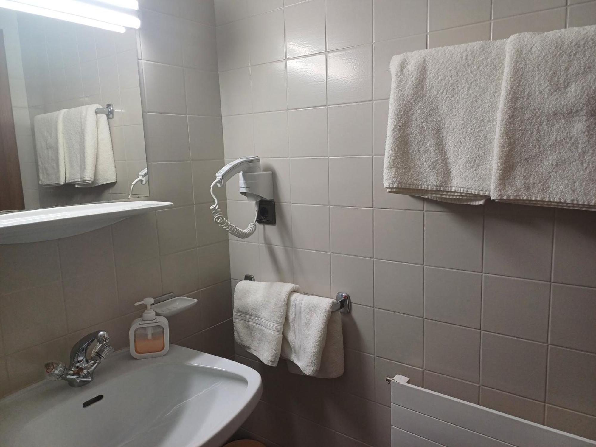 Gaestehaus Berta Zell am Ziller Δωμάτιο φωτογραφία